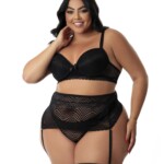 Conjunto Plus Size Sexy com Cinta Liga e Perneira